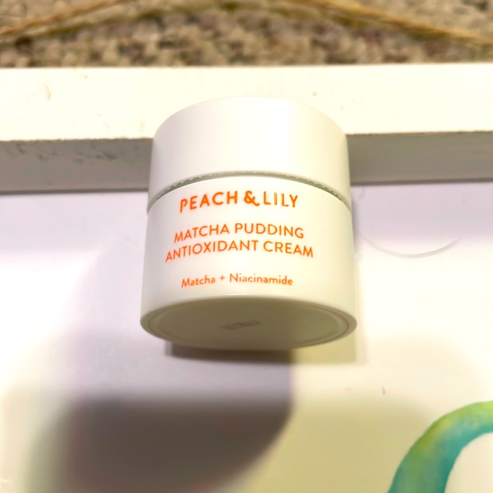 FREE GIFT 💙 Mini Peach and Lily Matcha Moisturizer